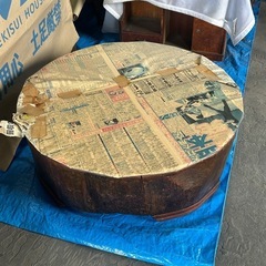 欅をくり抜いた火鉢の画像