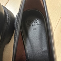 ZARAのローファーの画像