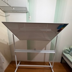 両面回転式ホワイトボード 120cmx90cm  脚付きの画像