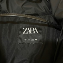 ZARA クロップドダウンジャケット Lサイズの画像