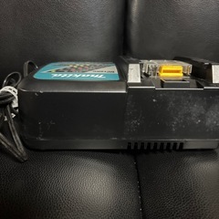 マキタ充電器の画像