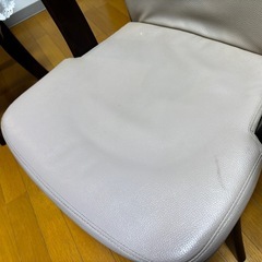 4人掛けダイニングテーブルセット
の画像