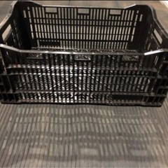 コンテナ　黒コンテナ　野菜コンテナの画像