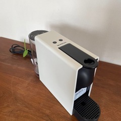 【2022年製】ネスプレッソ エッセンサ ミニ（ピュアホワイト）取説付の画像