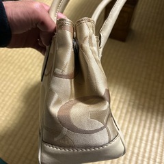 COACH トートバッグ シグネチャー ベージュ系の画像