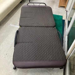 川2603-806 折りたたみベッド ブラウン キルティング 留め具片方欠損 キズ汚れ有りの画像