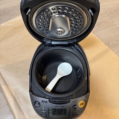(取引中)【早い方優先】三菱 IH炊飯器 5.5合 NJ-NH105  の画像