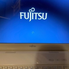 富士通 ノートパソコンの画像