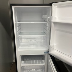 一人暮らし用冷蔵庫、106L、YFR-D111(B)の画像