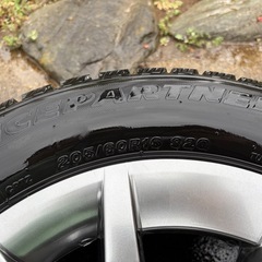 プリウスα純正ハイグロスホイール、スタッドレスタイヤセットの画像