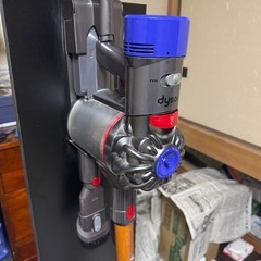 （決まりました） dyson V8 Fluffy ダイソン　掃除機の画像