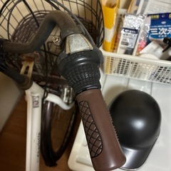 チャリ🚲鍵、ヘルメット付きの画像
