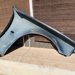 BMW 3シリーズ E36 4ドアセダン 左フェンダー 1991年式の画像