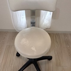 キャスター付きチェアーの画像