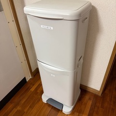 分別ゴミ箱の画像