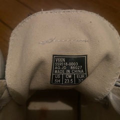 vans ハイカットスニーカー　23.5cm 黒の画像