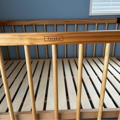 ベビーベッド farska 普通サイズ 添い寝可 キャスター付 ナチュラルの画像