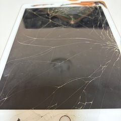 iPad 第6世代　画面割れの為ジャンクの画像