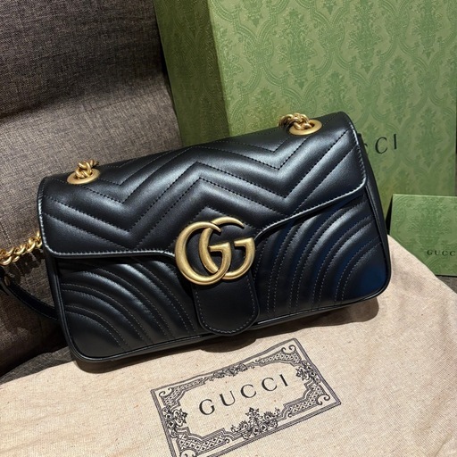 新品未使用 GUCCI グッチ GGマーモント キルティングショルダーバッグ 黒色 正規品