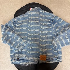 シュプリーム SUPREME  frayed logos denim  trucker jacket XLの画像
