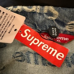 シュプリーム SUPREME  frayed logos denim  trucker jacket XLの画像