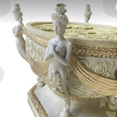 ヨ-ロッパ調ガラステーブル 女神の画像