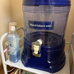 ウォーターサーバー　ポタポタクラブ　キッチン　ミネラルウォーター　浄水器の画像