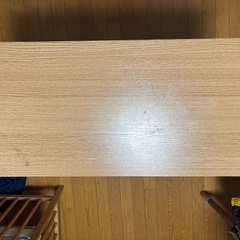 折りたたみテーブルの画像