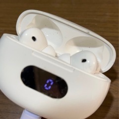 （再投稿)自撮り棒とBluetoothイヤフォンの画像