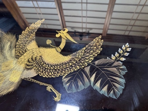 螺鈿座卓孔雀柄