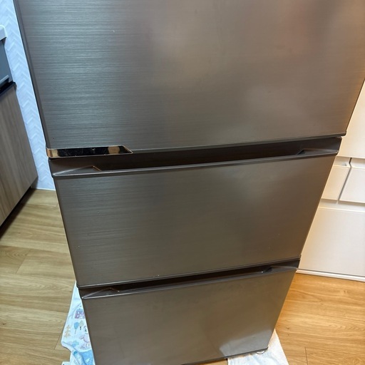 HISENSE  370l 冷蔵庫