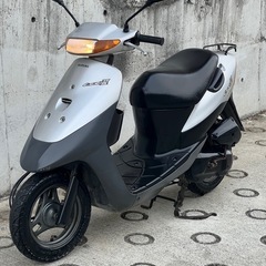 大人気セール‼️安心のリアタイヤ新品✨️バッテリー充電済み🔋嬉しいシート張り替え♪オイル満タン補充済み🈵オイル交換不要⭕️継ぎ足しだけで🆗2サイクルでパワフルな走り💨CA1KA レッツ2✴の画像