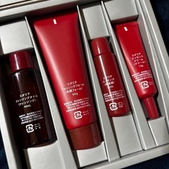 ⭐️【スキンケアセット　エタリテ　ミニボックス+おまけエッセンスマスク】⭐️の画像