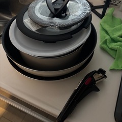 ティファール　鍋2フライパン2蓋4取手1 ガス対応　の画像