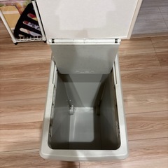 ゴミ箱の画像