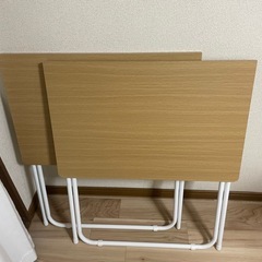 折りたたみ式PCデスク2台セットの画像