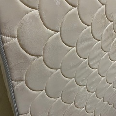 シングルとダブルマットレスセットの画像