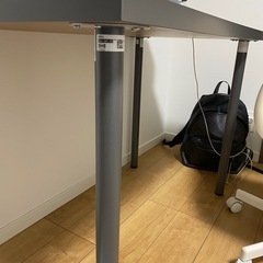 テーブル、椅子とハンガー
の画像