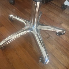 美容師スツール(カット椅子)早い者勝ち
の画像