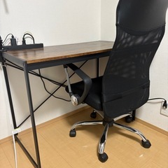 パソコンデスク　ワーキングチェアの画像