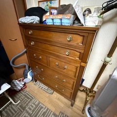 高級アンティーク家具の画像