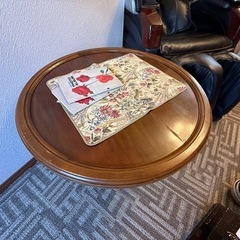 高級アンティーク家具の画像