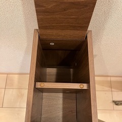 トイレ収納棚の画像