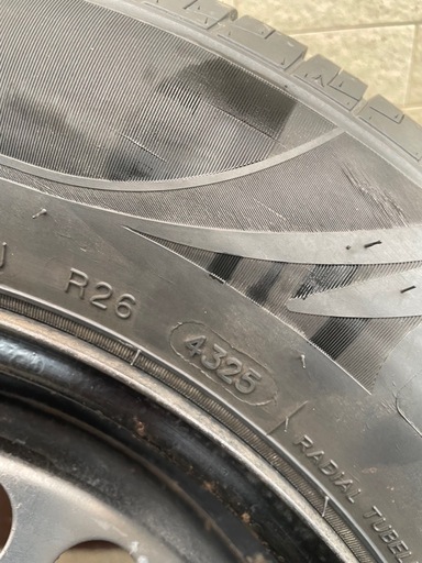 フリード純正タイヤほぼ新品