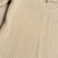 ②アイボリー ニット レディースの画像