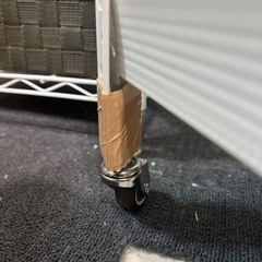 3/20までの出品 スチールラック（キャスター足）  1足破損の画像