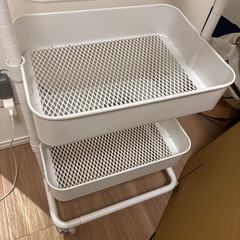 IKEA移動式ワゴン、棚の画像