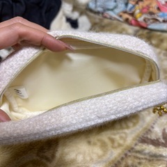 ノベルティ ポーチ 化粧ポーチ シャネル CHANEL 雪化粧 ホワイト ゴールドの画像