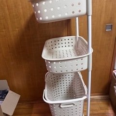 🌈3段ランドリーワゴン　キャスター付き　クリーム色の画像