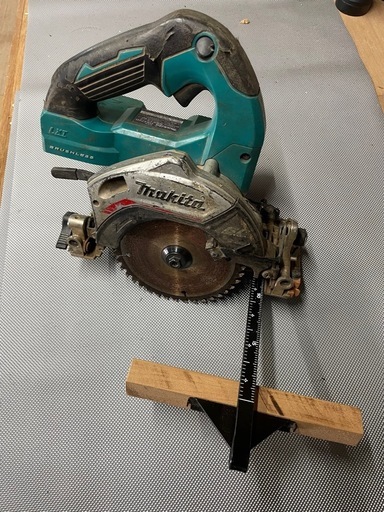 マキタ 14.4V 125mm  充電式マルノコ HS472D
